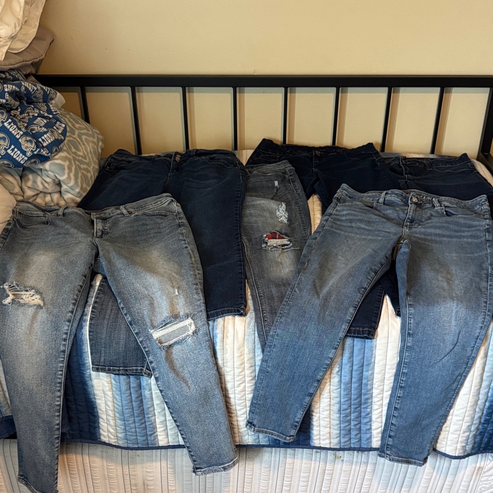 Lot 6 pair women’s size 14 jeans